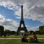 Evacúan la Torre Eiffel por una alerta de bomba
