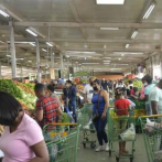 Supermercados aumentan ventas por tormenta tropical Franklin, clientes abarrotan establecimientos