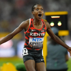 Faith Kipyegon domina para revalidar el título mundial de los 1.500 metros femeninos