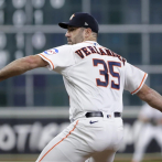 Tucker y Díaz batean jonrones para respaldar a Verlander; Astros vencen a Medias Rojas