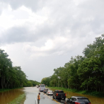 Obras Públicas abre tramo de la autopista Juan Pablo Segundo cerrada por cúmulo de agua