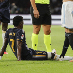 Vinicius sufre lesión muscular en la pierna derecha; podría dejar de jugar por un mes
