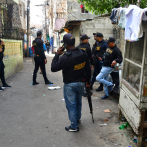 Banda ataca en Capotillo mientras la Policía investiga a diez por la muerte de un hombre