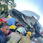 Autoridades revelan accidente en carretera de La Otra Banda dejó tres fallecidos y 17 lesionados