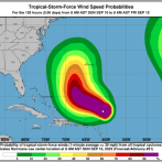 El huracán Lee ralentiza su velocidad pero sus vientos ganarán fuerza en los próximos días