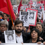 Con incidentes de violencia, chilenos marcharon para recordar a víctimas de la dictadura de Pinochet