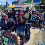 Este sábado cientos de haitianos abandonan el país por Dajabón