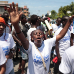 Haitianos protestan contra medidas dominicanas por el canal y piden salida de Ariel Henry