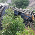 Tragedia en Perú: Al menos 24 muertos tras caída de un autobús a un abismo