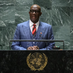 Primer ministro trinitense pide a la ONU controlar armas ilegales y solución para Haití