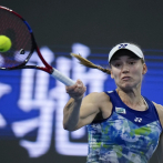 Rybakina vence a Sabalenka en el Abierto de China y disputará su octava semifinal del año