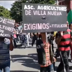 Agricultores de Navarrete marchan en reclamo de títulos de propiedad
