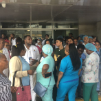 Personal de salud protesta en la Maternidad de Los Mina en contra de presunta privatización