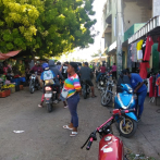 Haitianos acudieron ayer al mercado de Pedernales