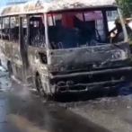 No se reportan heridos por incendio de autobús de pasajeros en la avenida 27 de Febrero