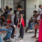 Tensión prevalece fuera de hospitales por el impacto del dengue