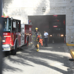 Incendio en Educación se originó en cocina de Recursos Humanos; bomberos continúan controlando humo