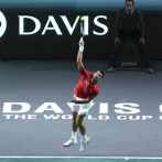 Novak Djokovic no falla y conduce a Serbia a semifinales de la Copa Davis
