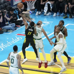 Pacers y Pelicans avanzan a las semifinales de torneo de la temporada de la NBA