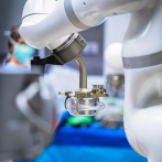 Hospital utiliza robot con tecnología magnética para cirugía bariátrica