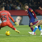Barcelona retoma el tercer lugar y termina con su mala racha con victoria sobre el sotanero Almería