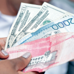 Canjeadores de divisas venden dólar estadounidense hasta RD$59
