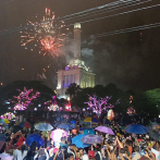 Santiagueros desafiaron la lluvia para recibir el año nuevo en concierto frente al Monumento