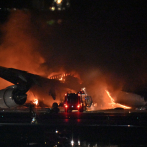 Avión se incendia en aeropuerto de Japón; 379 personas fueron evacuadas