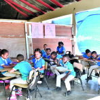 Crisis en educación de Baní: Cientos de estudiantes reciben docencia en condiciones inhumanas