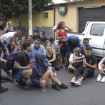 Incertidumbre de viajeros al llegar a una desolada Guayaquil tras cruenta jornada en Ecuador