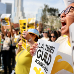 Personal del periódico LA Times hace paro en protesta contra amenazas de despidos