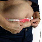 Obesidad y alcohol impulsan el aumento de las tasas de cáncer de intestino en los adultos