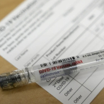 Las vacunas COVID más nuevas tienen una eficacia del 54% en la prevención de los síntomas