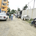 En Villa Mella se quejan por deterioro de sus calles y por la delincuencia