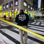 Turista recibe disparo por sospechoso de robo en tienda de Times Square