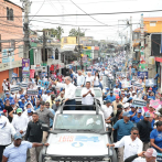 Abinader encabeza caravana junto a candidatos a alcaldes de diversos municipios