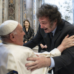 El abrazo del Papa y Milei en el Vaticano