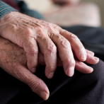 Parejas que dicen adiós “de la mano”: someterse a la eutanasia juntos