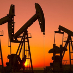 Precios del petróleo suben y mantienen oscilación afectados por Estados Unidos