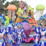 Con bailes de colores y alegría se vistieron las calles del Malecón de Santo Domingo en su carnaval