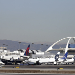 Avión aterrizó de emergencia en Los Ángeles tras problema hidráulico; es el 4to incidente de United este mes
