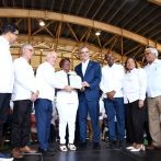 Abinader entrega 3,000 títulos de propiedad en Santo Domingo Este