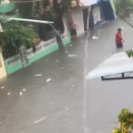 Se registran inundaciones en vías del Gran Santo Domingo