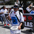 Mexicanos protestan frente a Embajada de Ecuador y exigen respeto