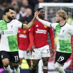 Man United y Liverpool empatan tras penalti tardío de Mohamed Salah