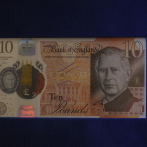 El Banco de Inglaterra presenta los primeros billetes con la cara de Carlos III