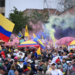 Miles protestan en Colombia contra el gobierno de Petro