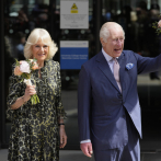 El rey Carlos III visita un centro contra cáncer en su primer compromiso público desde febrero