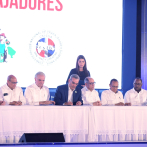 Abinader firma pacto con sindicalistas por motivo al Día de los Trabajadores