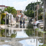 Aguas estancadas han robado la paz a moradores de la calle 6 en Arroyo Bonito de Manoguayabo